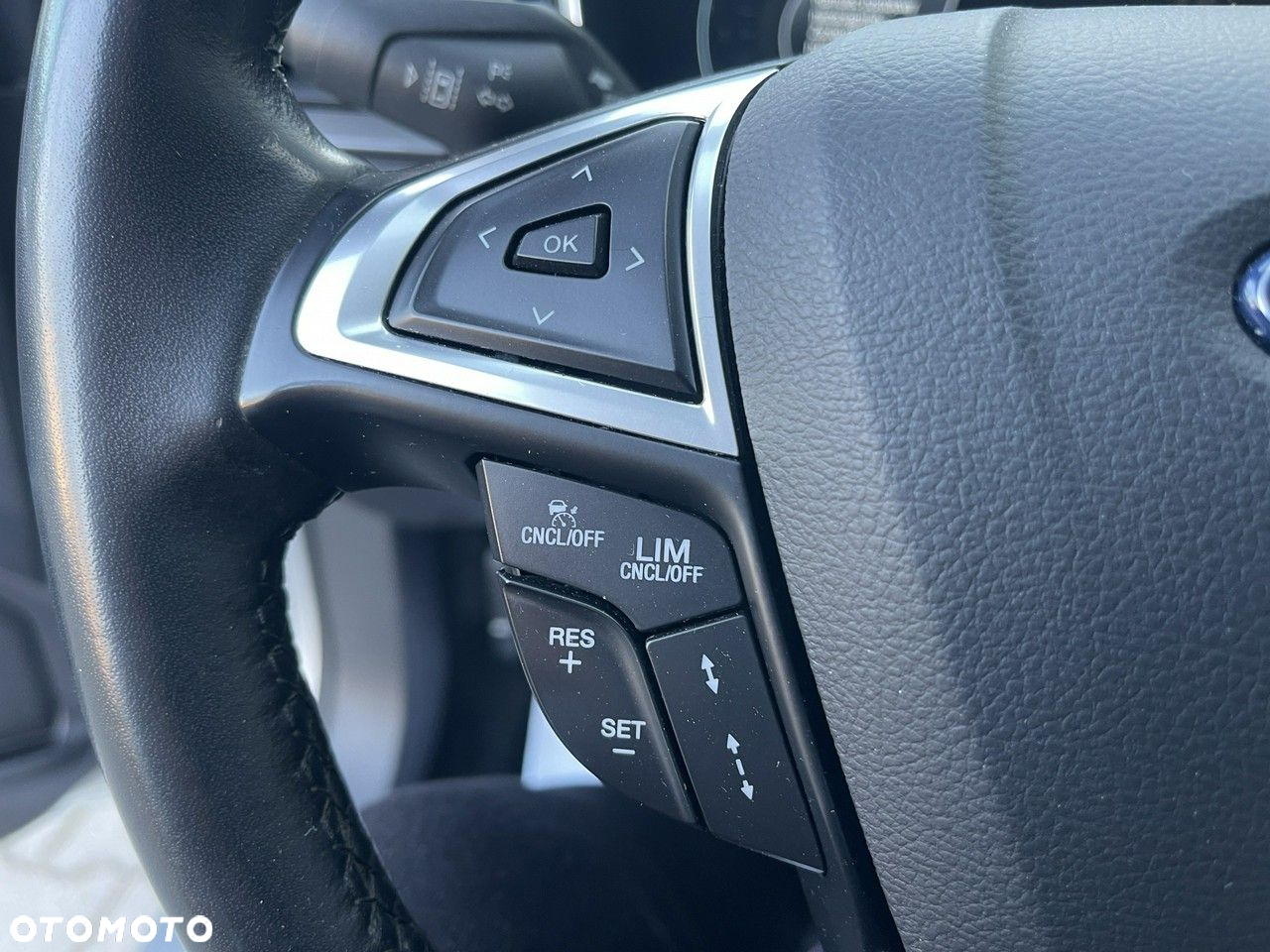 Ford Mondeo - 36