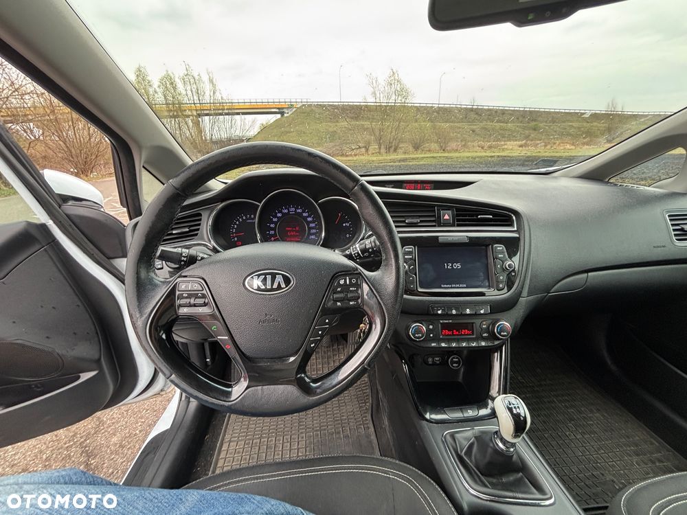 Kia Ceed 1.6 GDI Business Line - 16