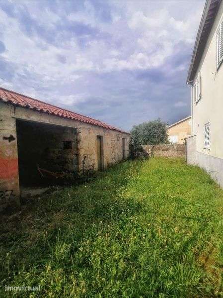 Oportunidade de investimento - Moradia inserida em lote de 14.585m2 - Grande imagem: 2/12