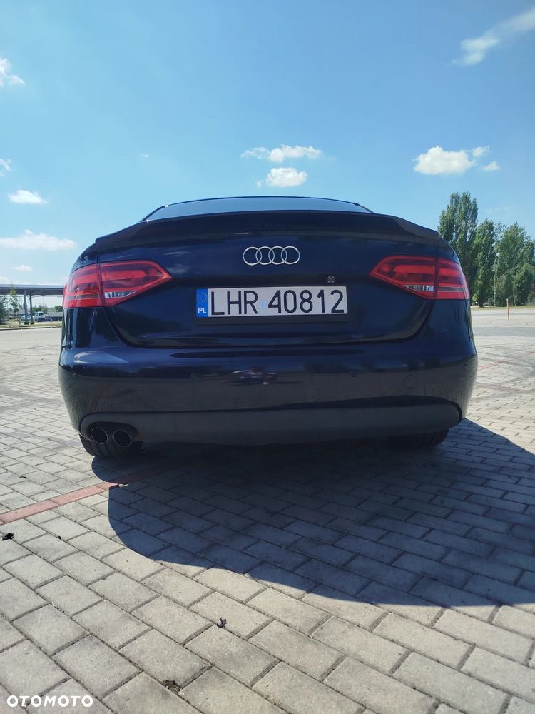 Audi A4 Limousine - 5