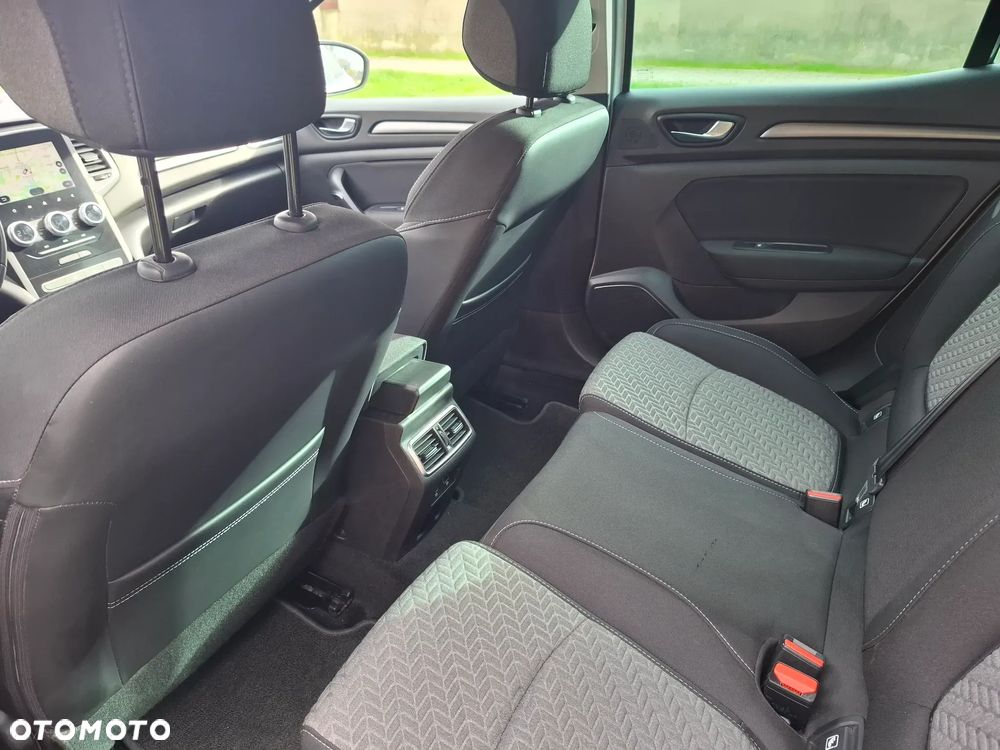 Renault Megane 1.5 Blue dCi Intens - 11