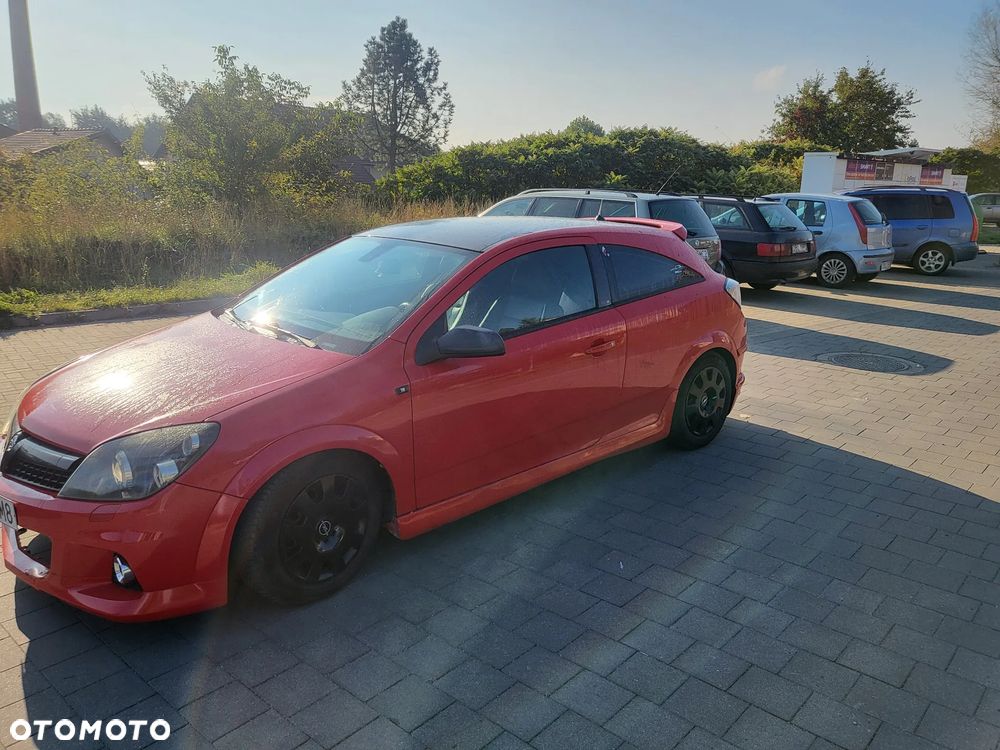 Opel Astra III GTC 2.0 T Sport - 1