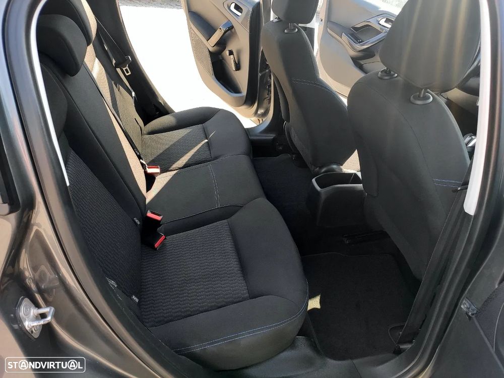 Peugeot 208 1.6 BlueHDi Style - 16