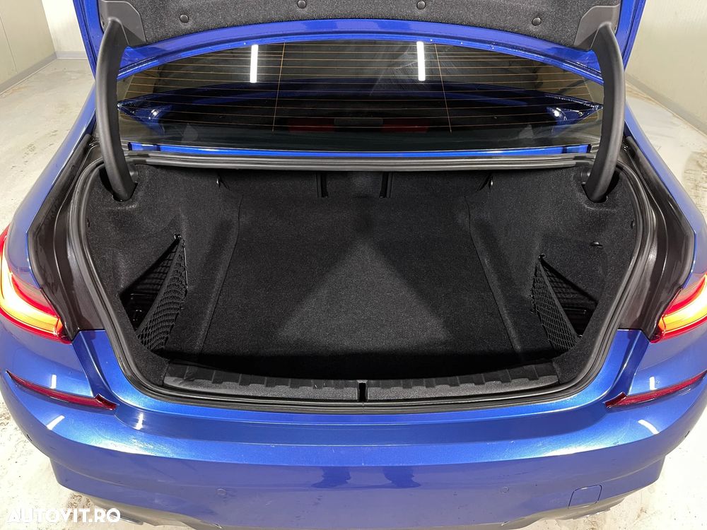 BMW Seria 3 330i AT M Sport - 14