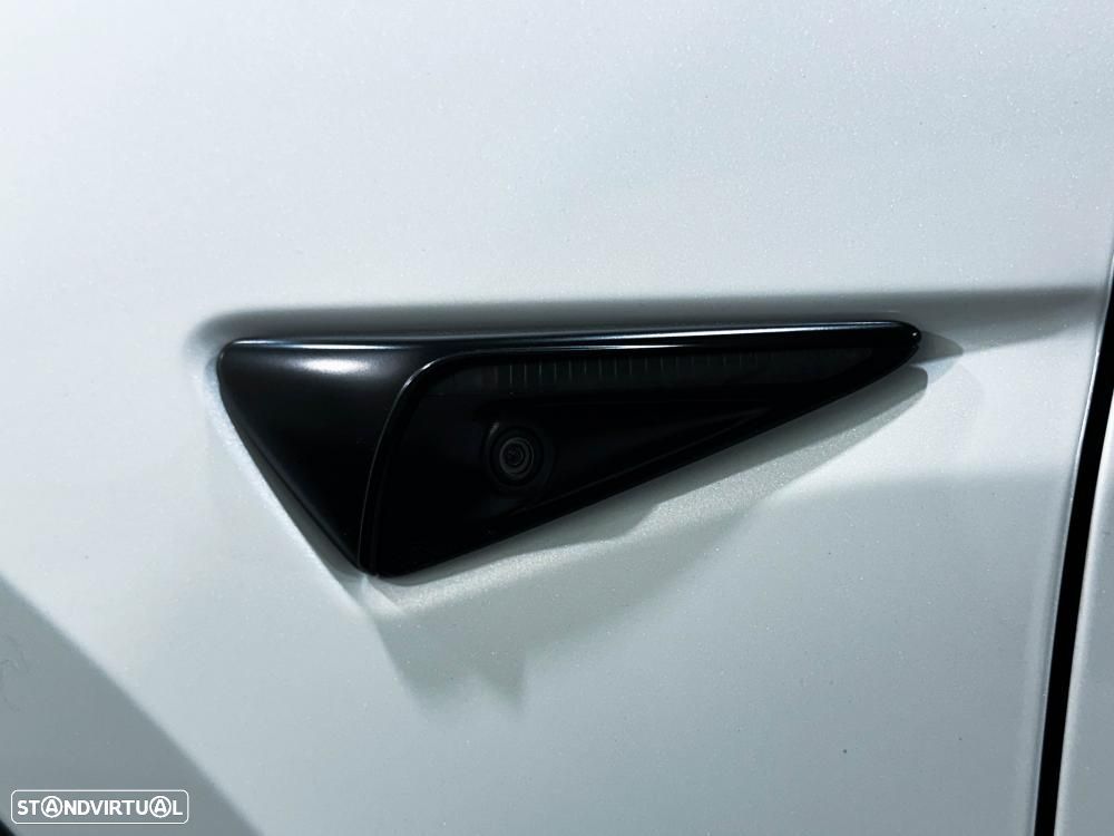 Tesla Model Y Standard - 61