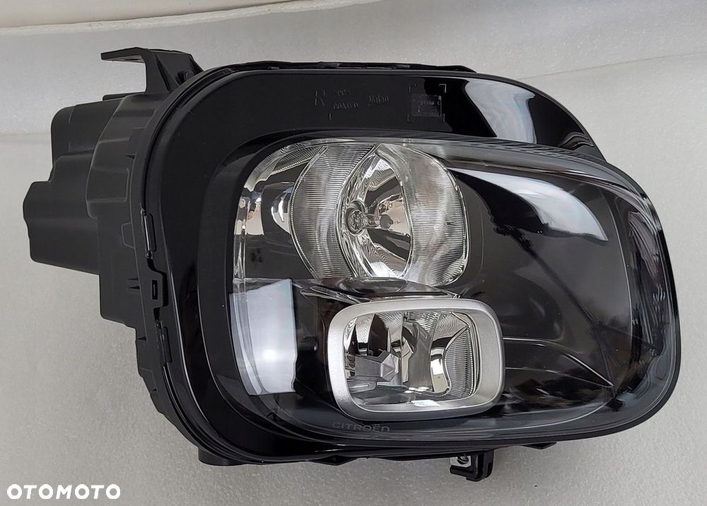 LAMPA PRAWA PRZÓD ZWYKŁA CITROEN C3 AIRCROSS 462161423 YQ0052780 NOWA - 1