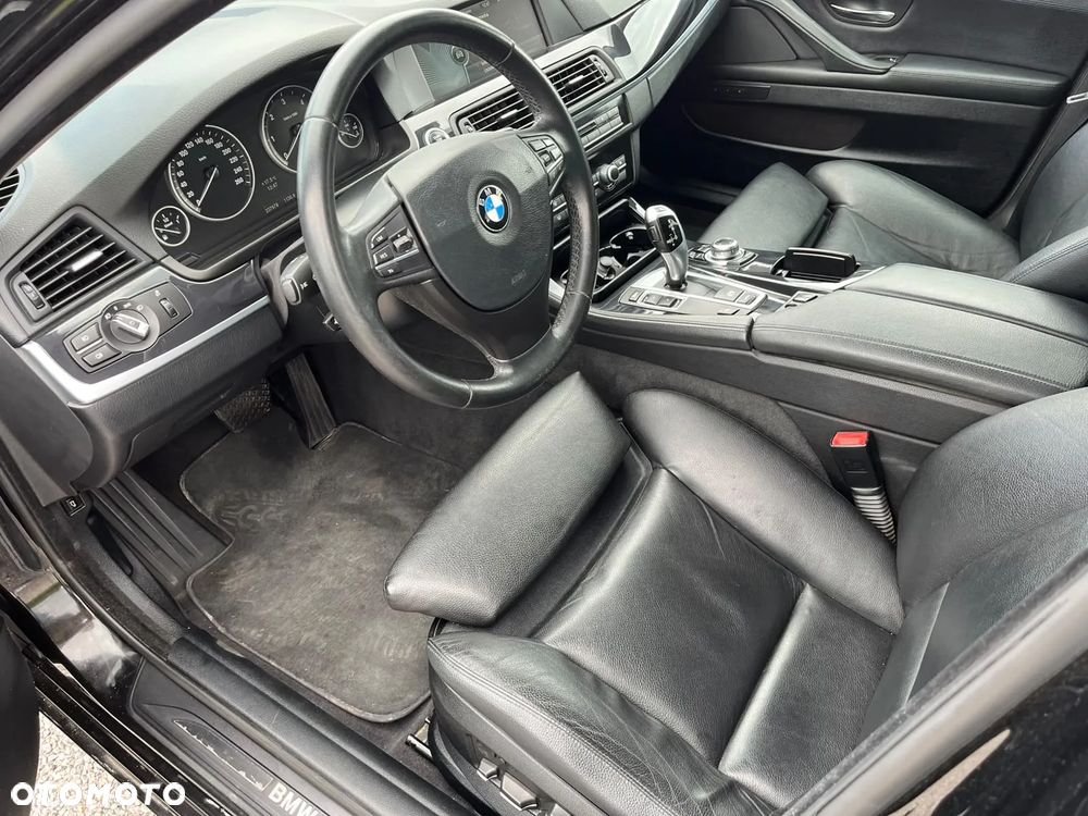 BMW Seria 5 525d - 5