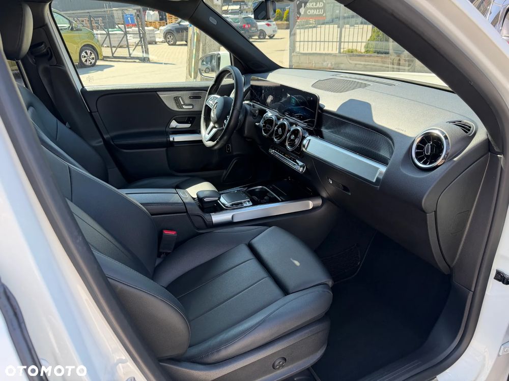 Mercedes-Benz GLB 250 4-Matic 8G-DCT - 35