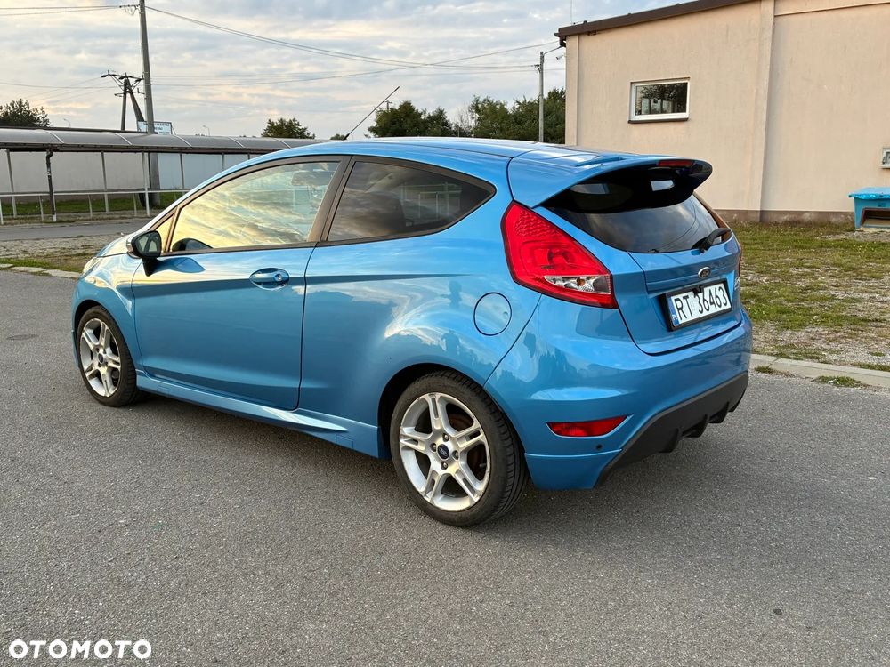 Ford Fiesta 2011 photo 5