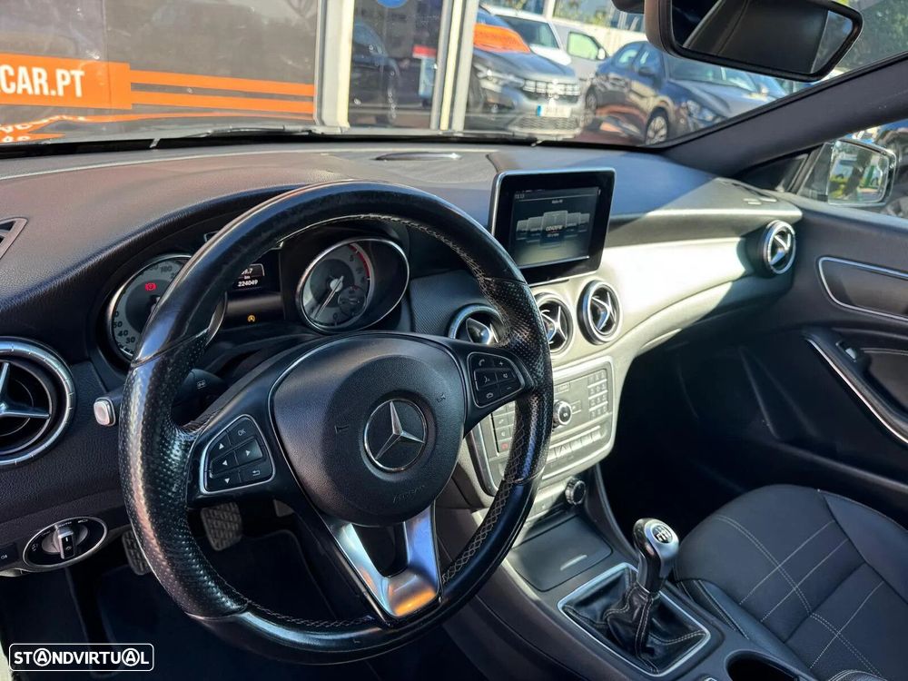 Mercedes-Benz CLA 180 CDI Urban - 31