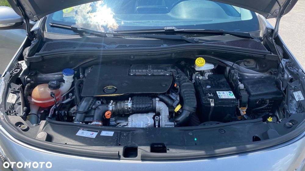 Peugeot 2008 BlueHDi 100 STOP & START Allure - 31