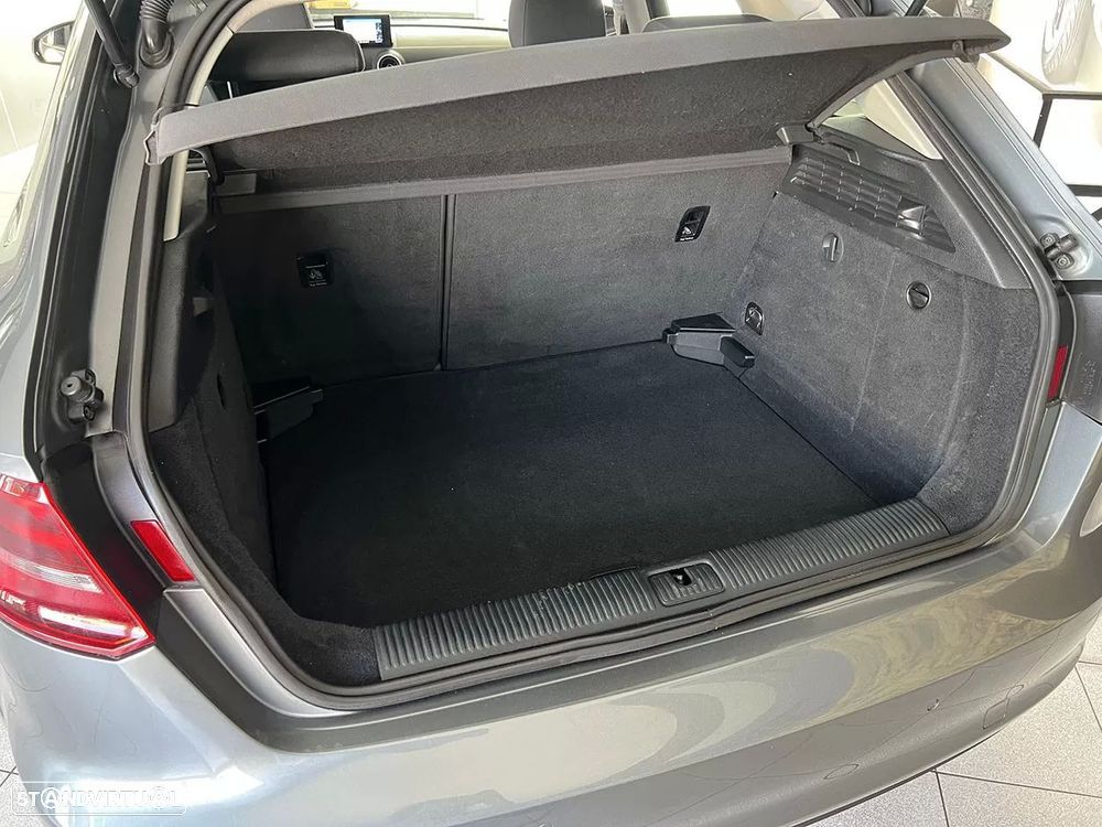 Audi A3 Sportback 1.6 TDI Attraction Ultra - 23