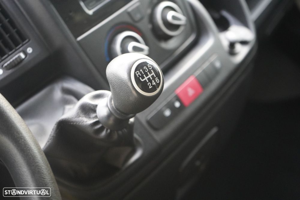 Citroën Jumper 2.2 BlueHDi 35 L3H2 Fibrada - 15