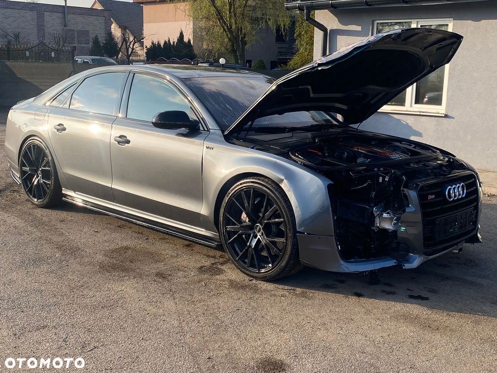 Audi S8 Plus - 7