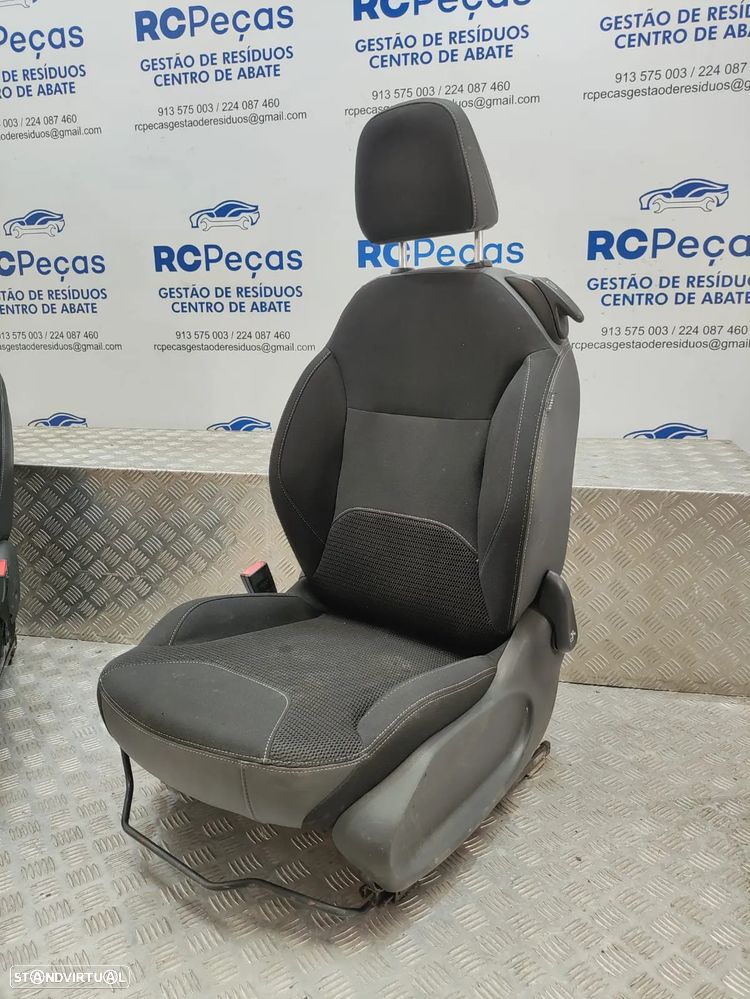 Conjunto Bancos Frontais Frente em Pele e Tecido Citroen DS3 Diesel 2009 - 2016 - 11