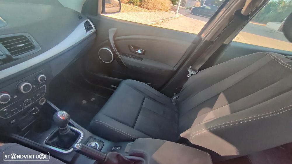 Renault Mégane Sport Tourer 1.5 dCi Dynamique S - 24