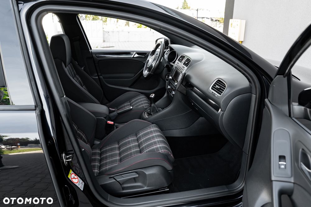 Volkswagen Golf 2.0 GTI - 23