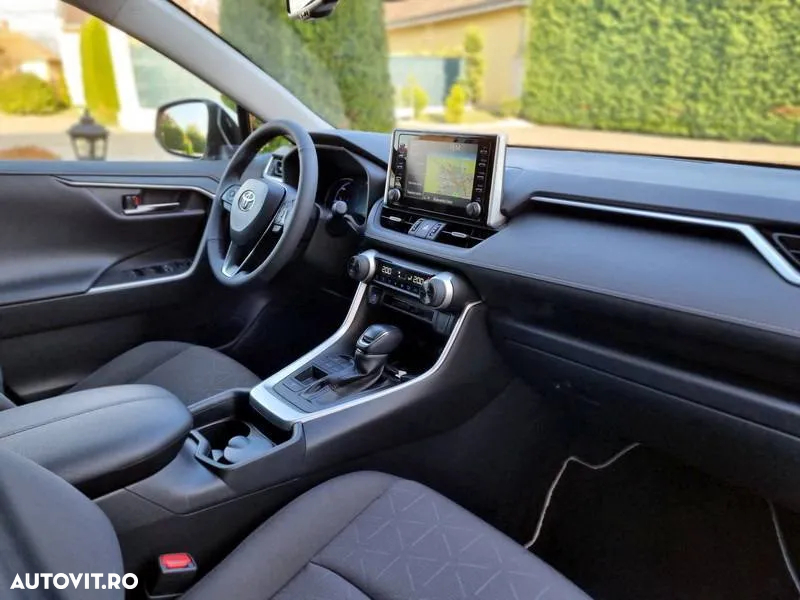 Toyota RAV4 - 10