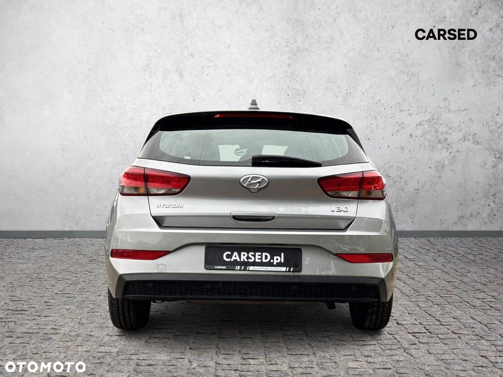 Hyundai i30 1.5 DPI Classic + - 5