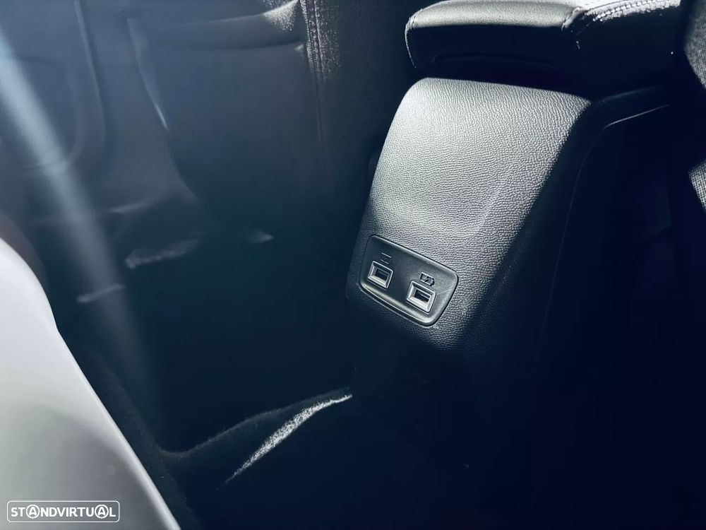 Peugeot e-208 - 22