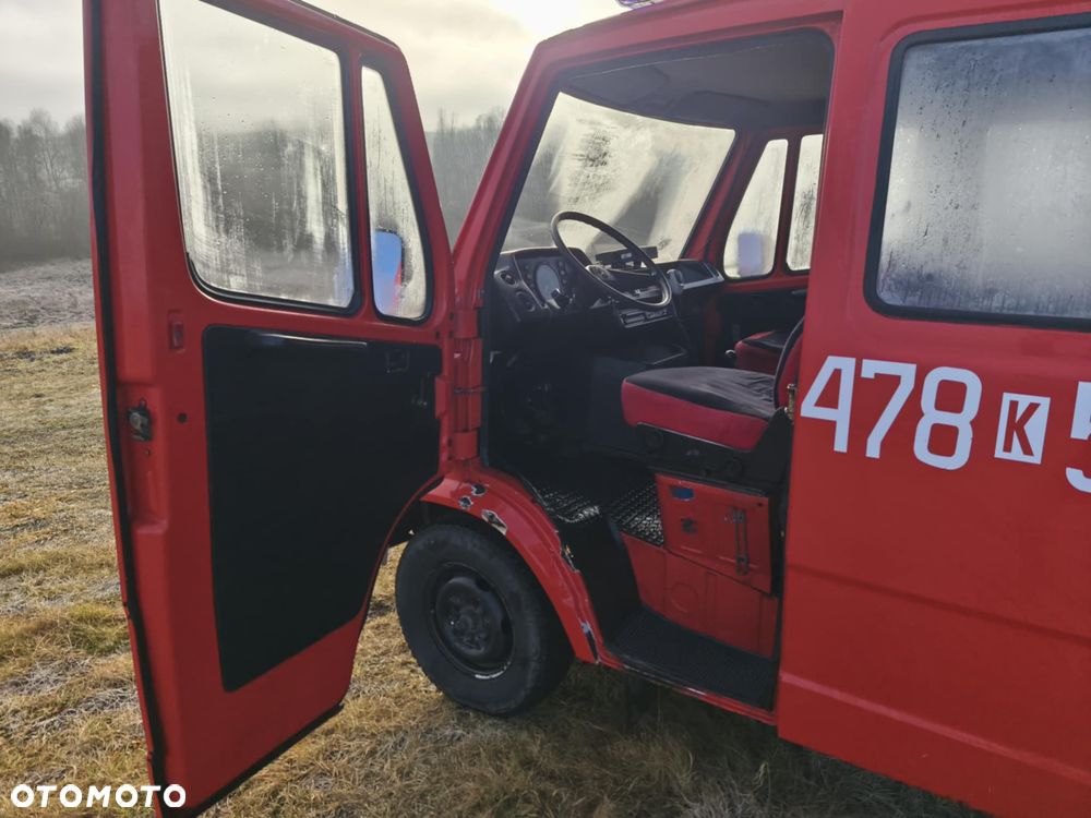 Mercedes-Benz 207 D - 8