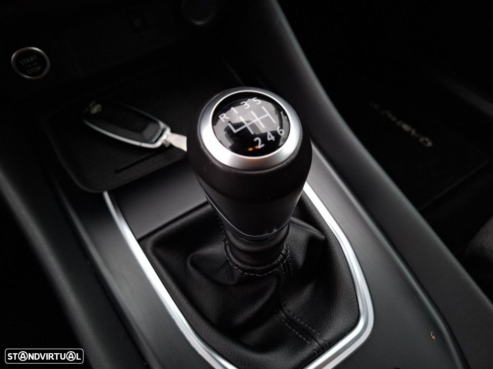 Nissan Qashqai 1.3 DIG-T N-Connecta LED — fotografia 18