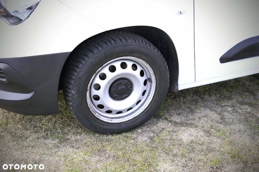 Opel Combo Van 1.2 Enjoy 110KM 4d Long - 16