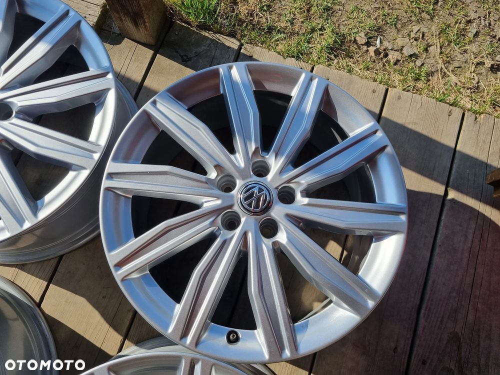 AUDI 4K0 A6,C7,C8,A4 B9,Q5,VW,SEAT,SKODA alu 8X19 ET39 5X112 super stan - 6