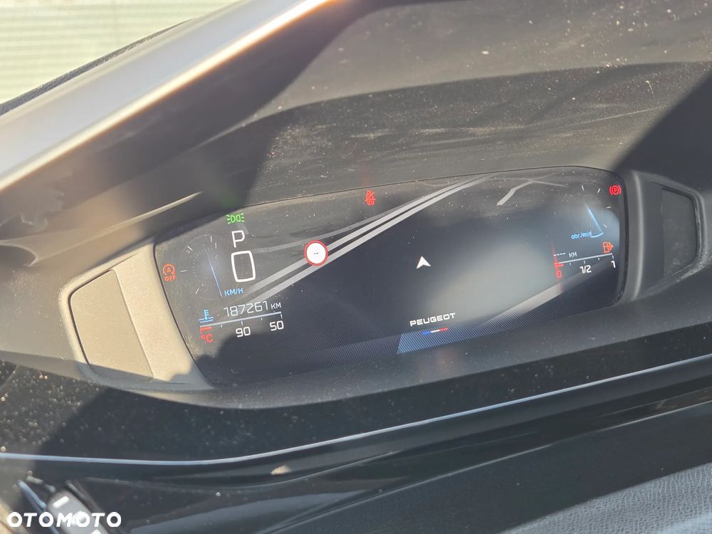 Peugeot 308 1.5 BlueHDi Allure S&S EAT8 - 28