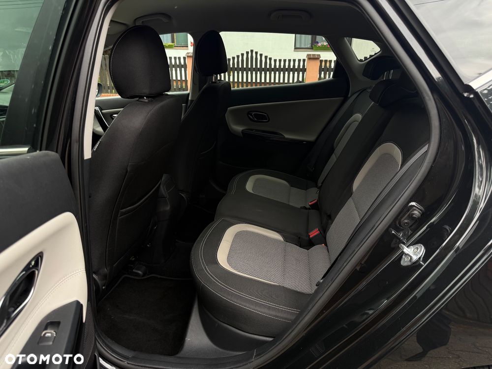 Kia Ceed 1.6 GDI Platinum Edition - 9