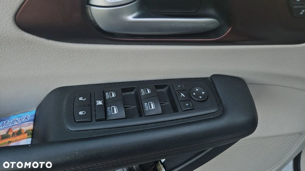Chrysler Pacifica - 22