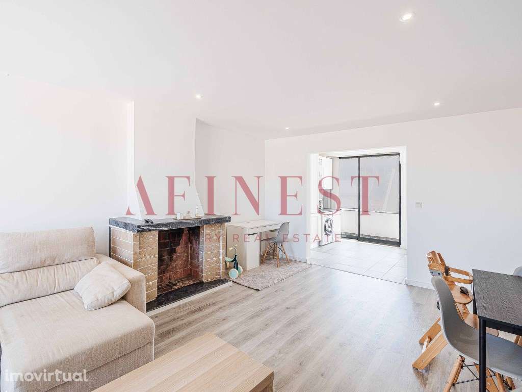 APARTAMENTO T4 NO CENTRO DE CASCAIS RENOVADA EM 2023 E COM ESTACION... - Grande imagem: 5/59