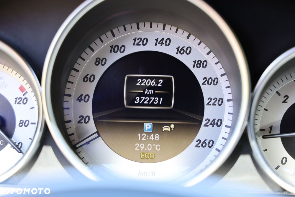 Mercedes-Benz Klasa C 200 CDI BlueEff Avantgarde - 25