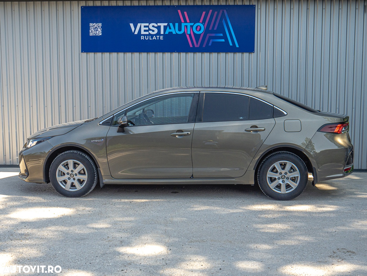 Toyota Corolla Sedan 1.8 HEV Business - 17