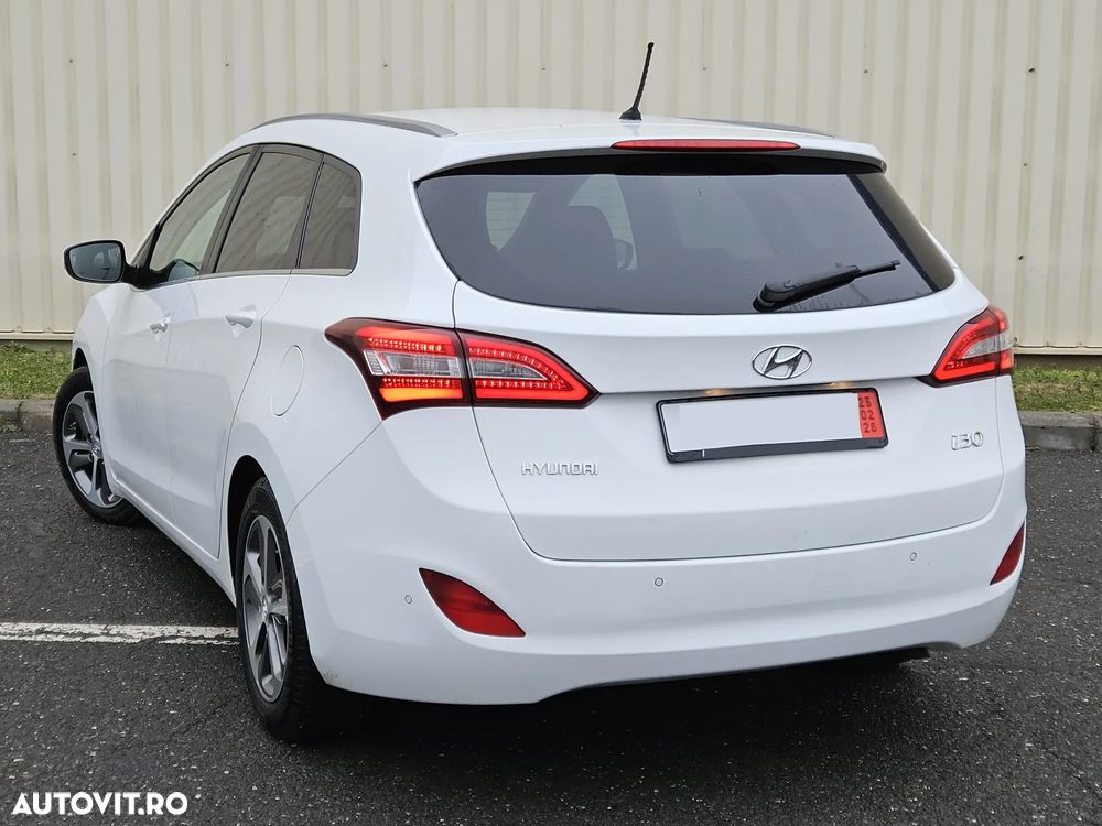 Hyundai i30 1.6 CRDI Premium - 4