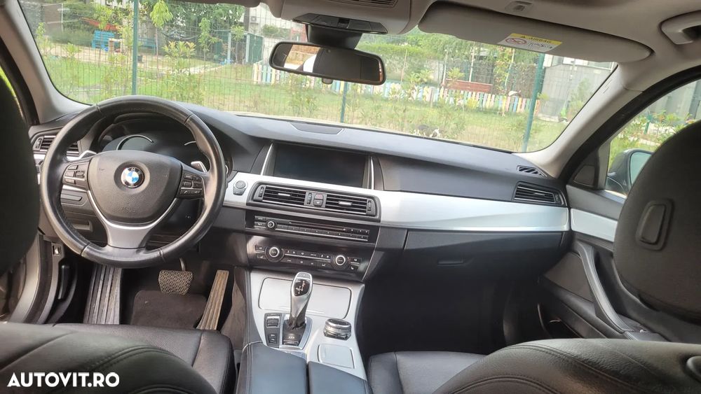 BMW Seria 5 528i xDrive AT - 11