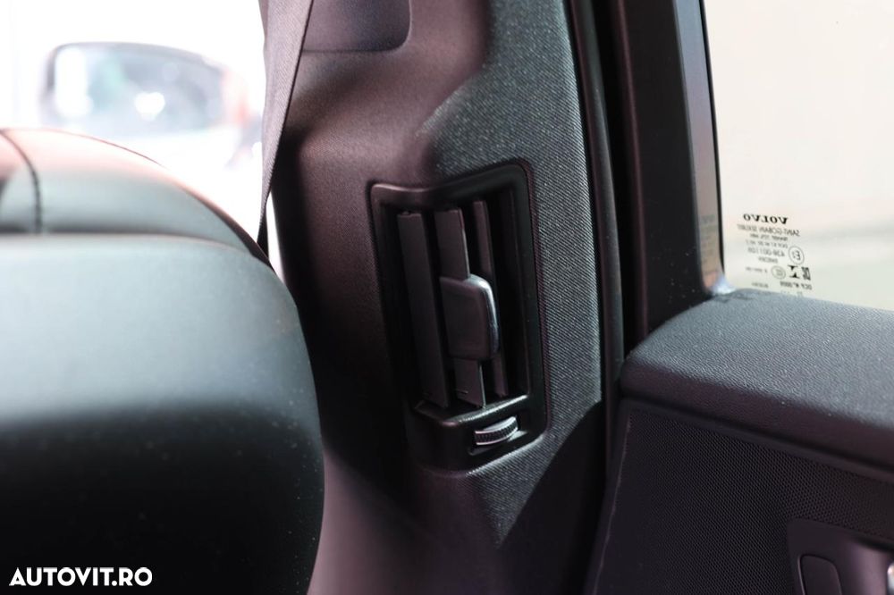 Volvo XC 60 T6 AWD Recharge Ultimate Black Edition - 19