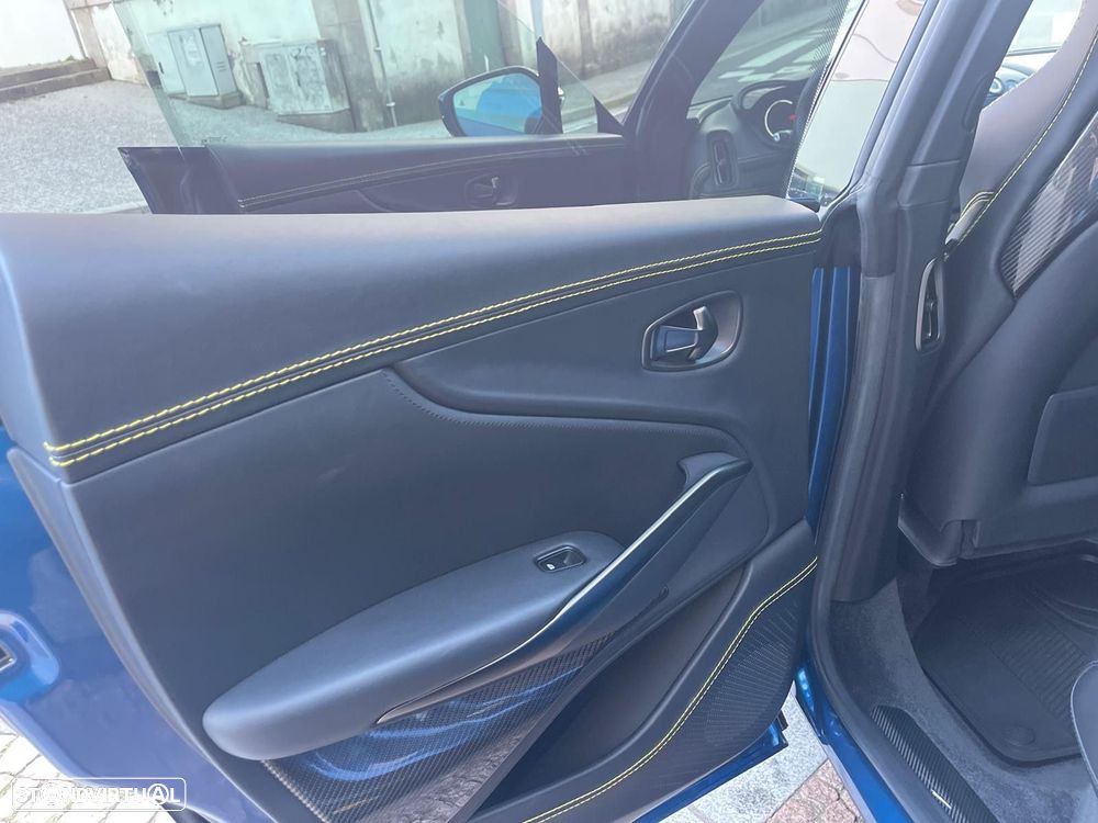 Aston Martin DBX 707 - 34