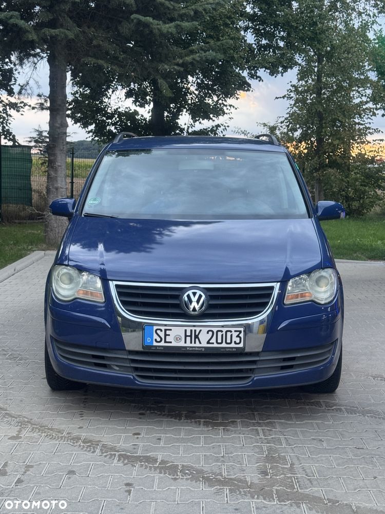 Volkswagen Touran - 1