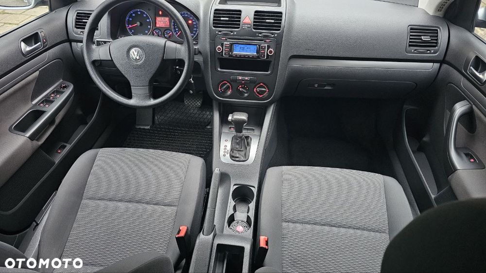 Volkswagen Jetta - 34