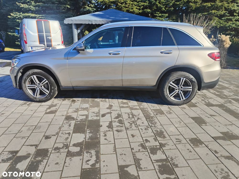 Mercedes-Benz GLC 300 4Matic 9G-TRONIC AMG Line - 8