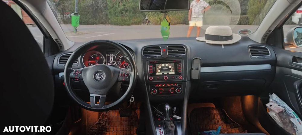 Volkswagen Golf - 6