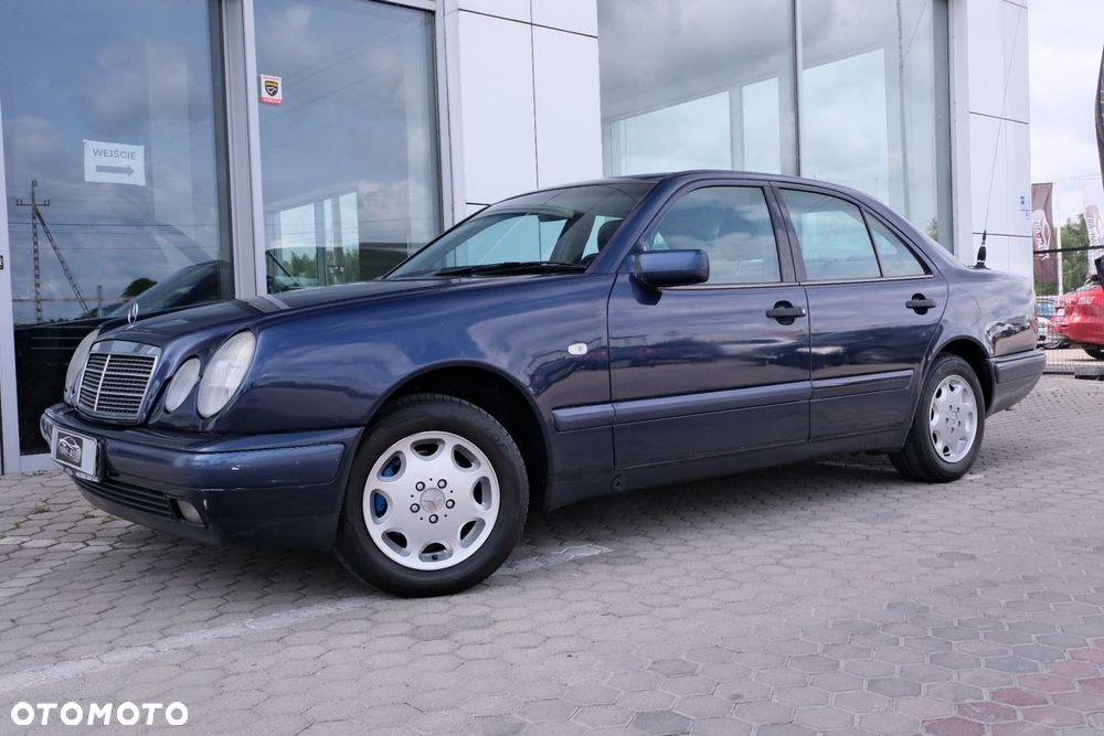 Mercedes-Benz Klasa E 200 CDI Elegance - 3