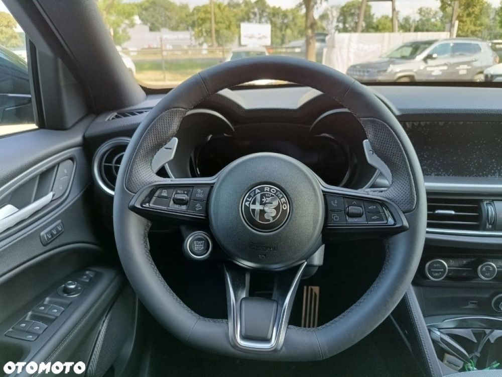 Alfa Romeo Stelvio - 17