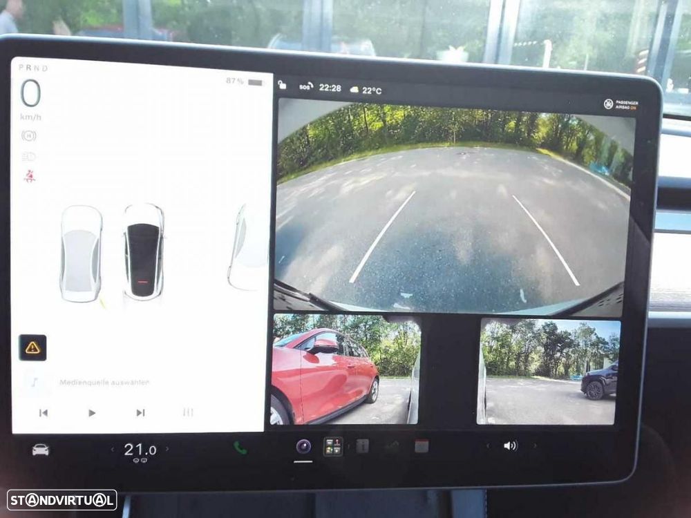 Tesla Model Y Performance Dual Motor AWD - 3