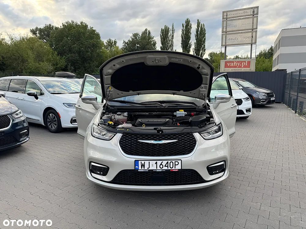 Chrysler Pacifica - 10