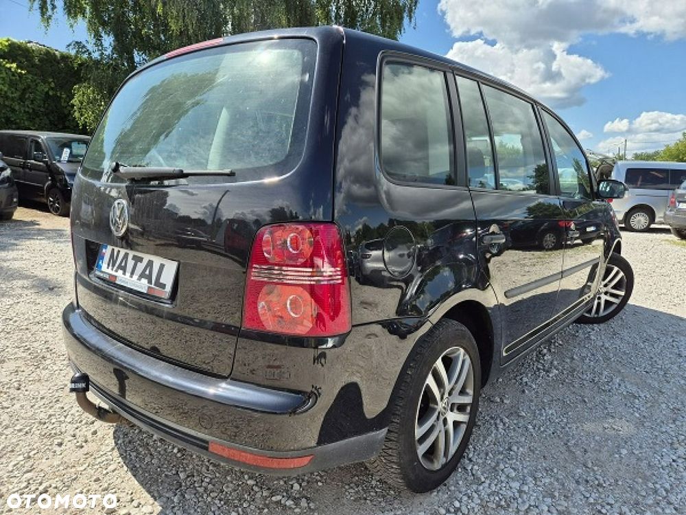 Volkswagen Touran - 2
