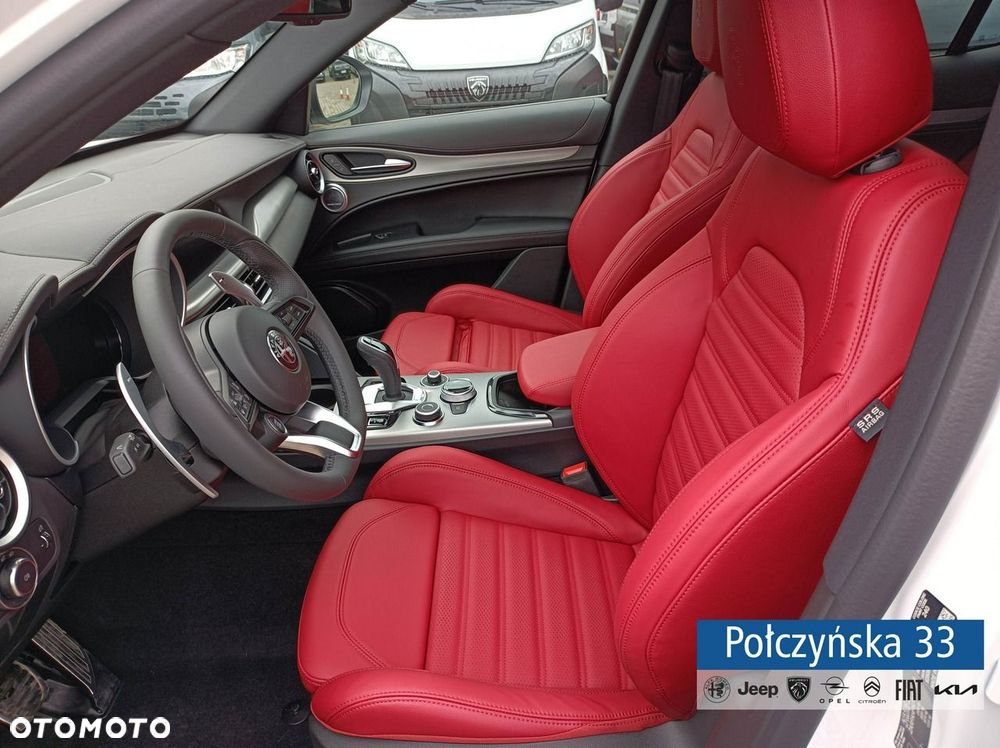 Alfa Romeo Stelvio - 12