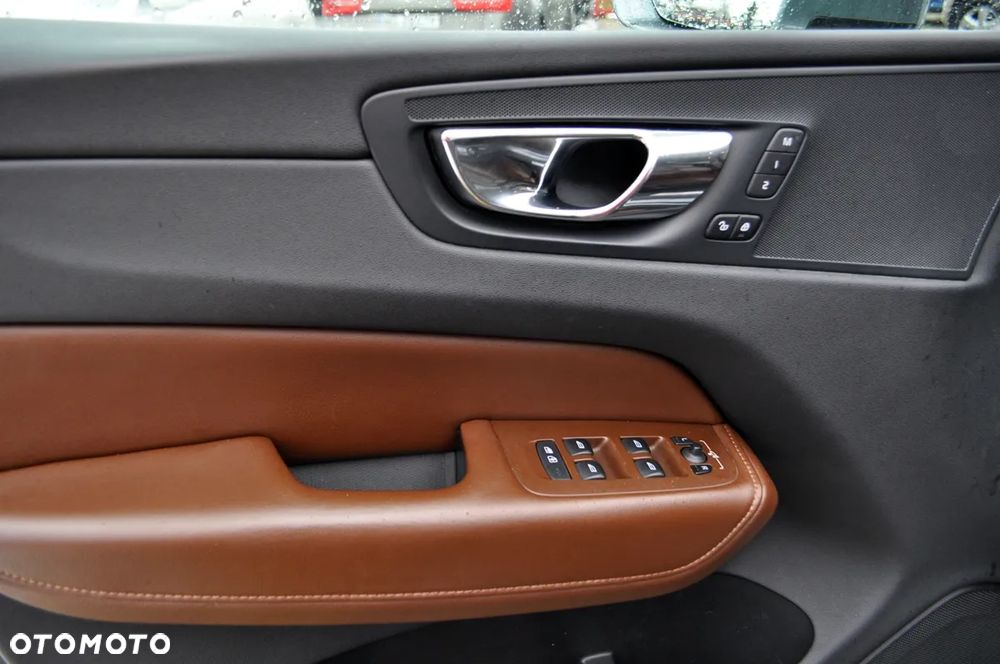 Volvo XC 60 D5 AWD Inscription - 21