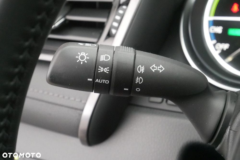 Toyota Camry 2.5 Hybrid Comfort CVT - 25